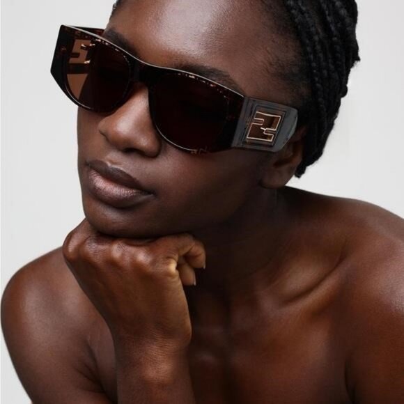 New 💯Authentic FENDI Baguette FE40109I 55E Sunglasses - Picture 1 of 13